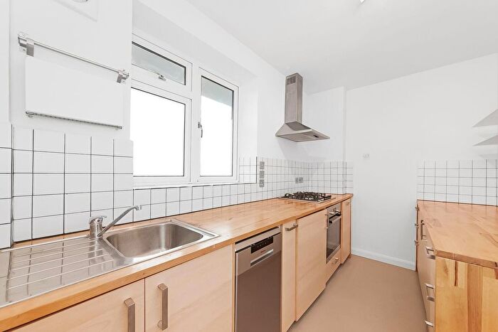 1 Bedroom Flat To Rent In Westwood Hill, London, SE26