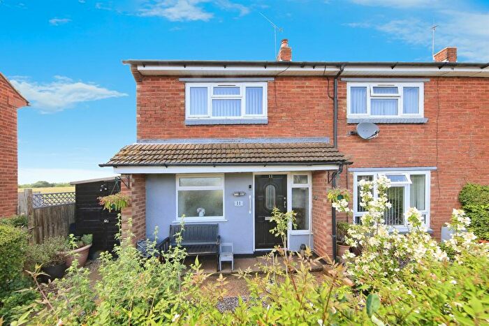 3 Bedroom Semi-Detached House For Sale In Vicarage Road, Stone, Kidderminster, DY10