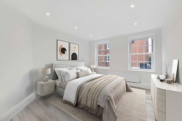 3 Bedroom Flat To Rent In Hortensia Road, London, SW10