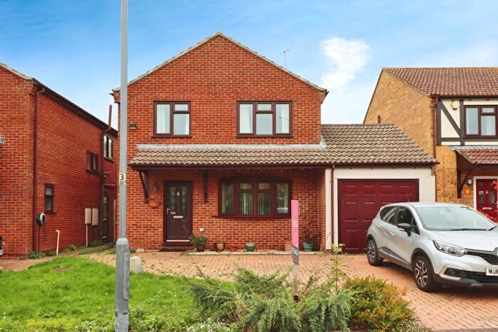 4 Bedroom Detached House For Sale In Celandine Close, Thornbury, Bristol, Gloucestershire, BS35