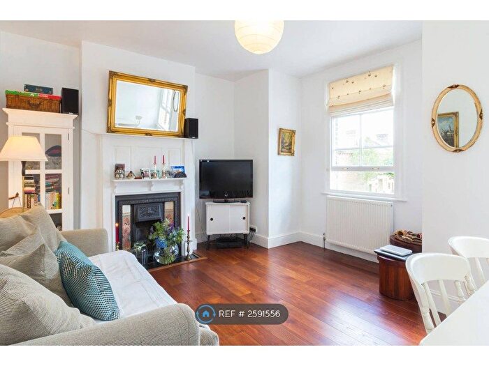 1 Bedroom Flat To Rent In First Floor, London, W10