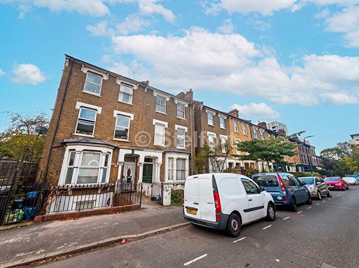 2 Bedroom Flat To Rent In Heyworth Road, London, E5