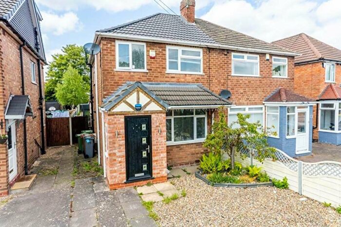 3 Bedroom Semi-Detached House To Rent In Middleton Road, Shirley, Solihull, West Midlands, B90