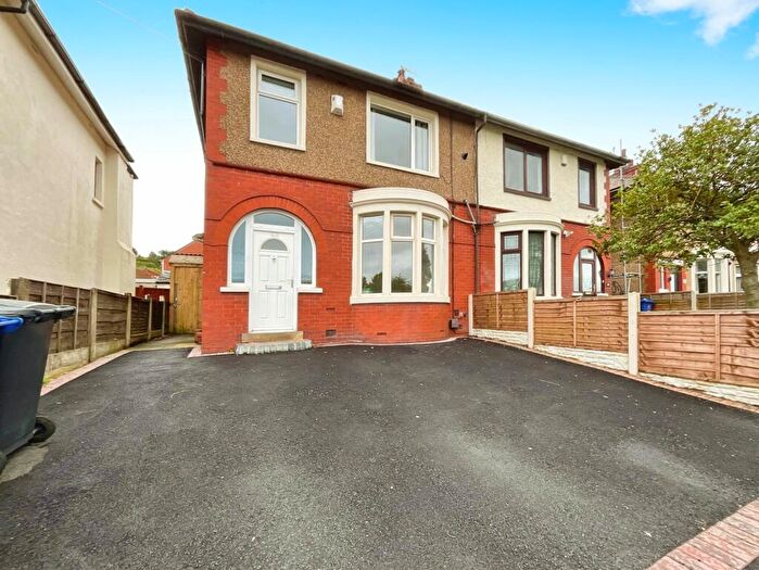 3 Bedroom Semi-Detached House To Rent In Burnley Road, Accrington, BB5