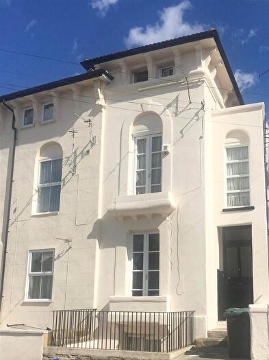 1 Bedroom Flat To Rent In Pier Road, Gravesend, DA11