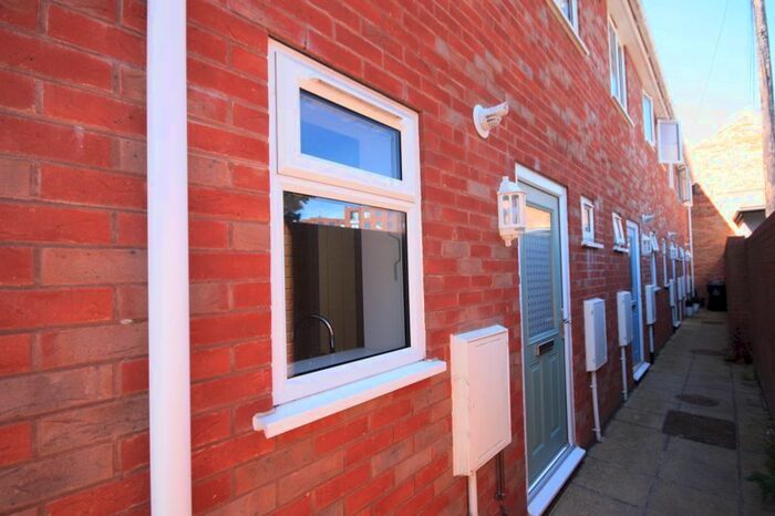 2 Bedroom End Of Terrace House To Rent In Priory Bridge Road, Taunton, TA1