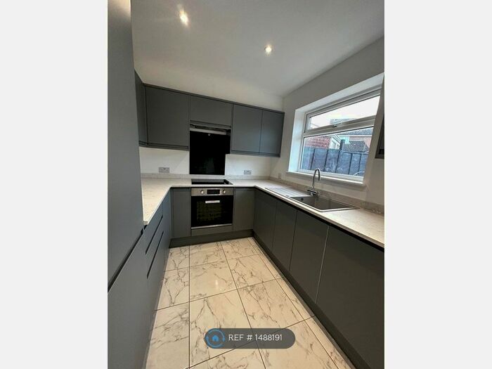 3 Bedroom Semi-Detached House To Rent In The Pastures, Stevenage, SG2