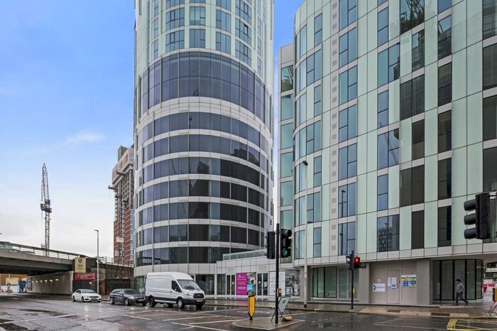 1 Bedroom Flat To Rent In Wandsworth Road, London, SW8