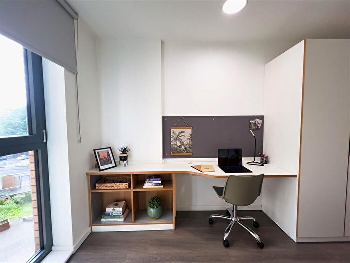Studio To Rent In North Hanover Street, Glasgow, G4