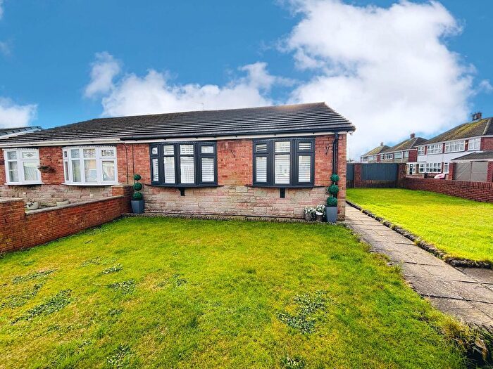 2 Bedroom Semi Detached House For Sale In Hazel Ave, Kirkby Row, L32