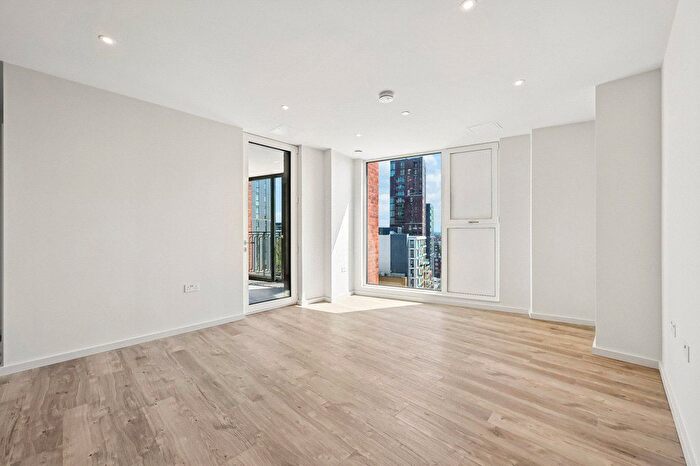 2 Bedroom Flat To Rent In Apex One, Hanbury Drive, SW8