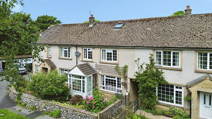 4 Bedroom Terraced House For Sale In Caxton Garth, Threshfield, Skipton, BD23