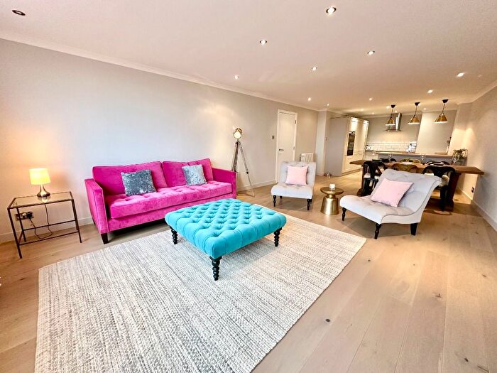 2 Bedroom Flat To Rent In Bath Street, Portobello, Edinburgh, EH15