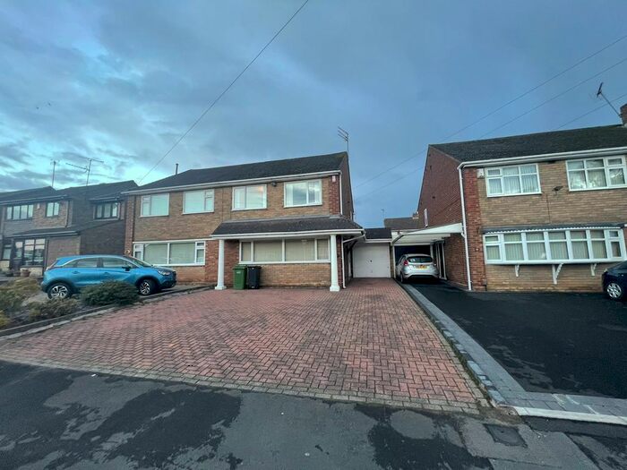 3 Bedroom Semi-Detached House To Rent In Middlefield Avenue, Hurst Green, Birmingham, B62