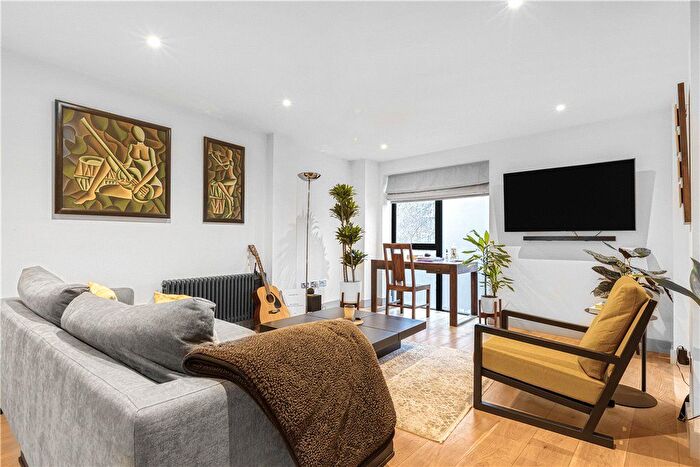 1 Bedroom Flat To Rent In Long Lane, London, SE1