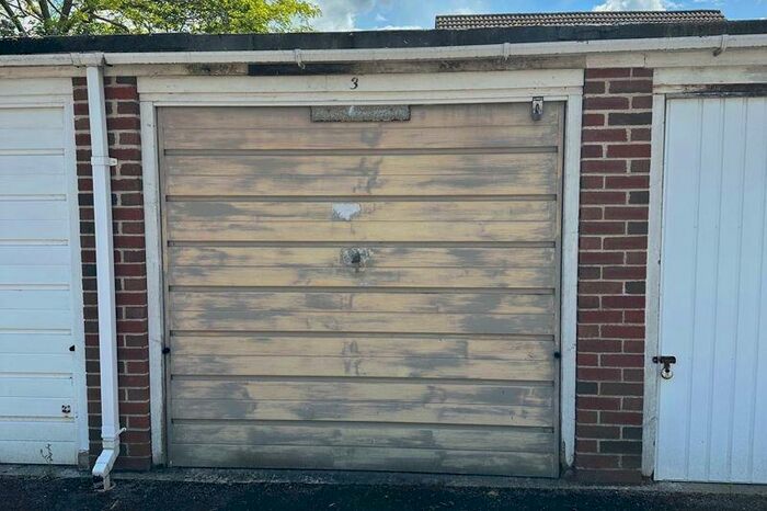 Detached House To Rent In Somerset Close, Hersham., KT12