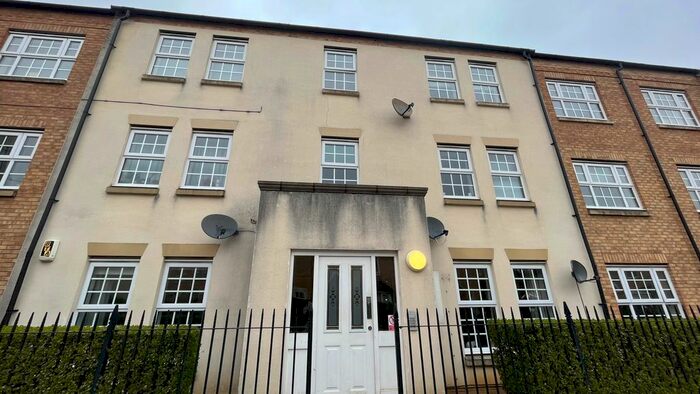 2 Bedroom Flat To Rent In Wilks Walk, Grange Park, Northampton, NN4