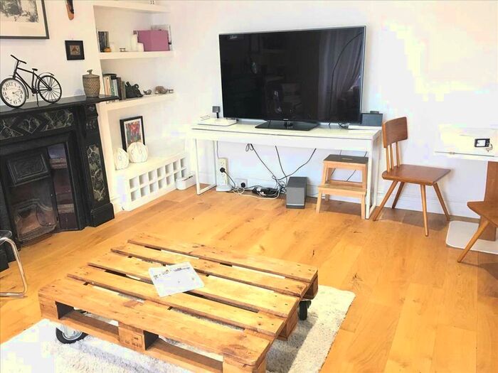 2 Bedroom Maisonette To Rent In Fulham Palace Road, London, SW6