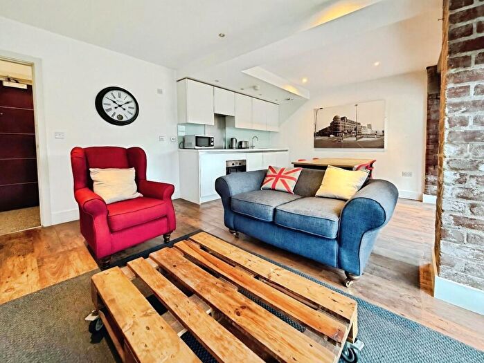 1 Bedroom Flat To Rent In Crispin Lofts, New York Road, Leeds, West Yorkshire, LS2
