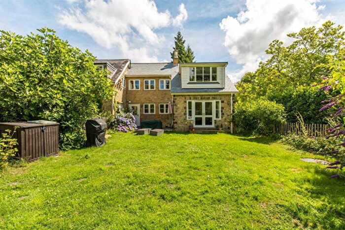 2 Bedroom Cottage To Rent In Tenchleys Park, Kent Hatch Road Limpsfield Chart, Oxted, RH8
