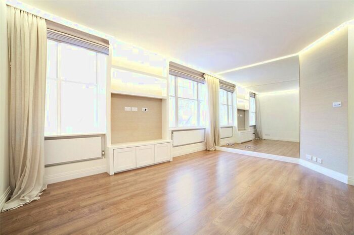 2 Bedroom Flat To Rent In Park Lane, Mayfair, London, W1K