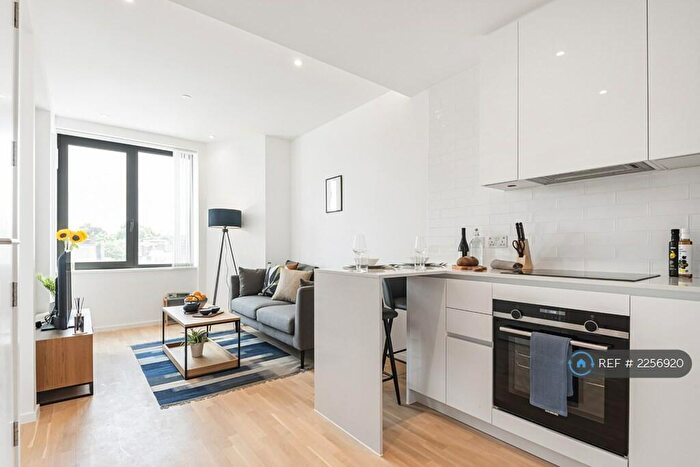 Studio To Rent In Queen's Road, Reading, RG1