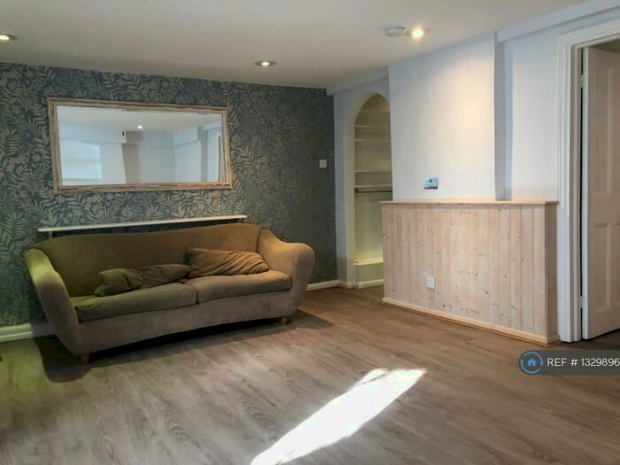 1 Bedroom Flat To Rent In Benthal Road, London, N16