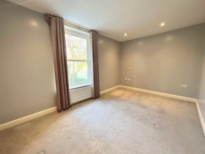3 Bedroom Terraced House To Rent In Hope Street, Old Glossop, SK13