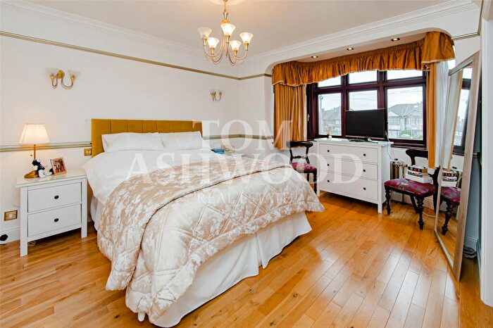 5 Bedroom End Of Terrace House For Sale In Westrow Drive, Leftley Estate, Barking, IG11