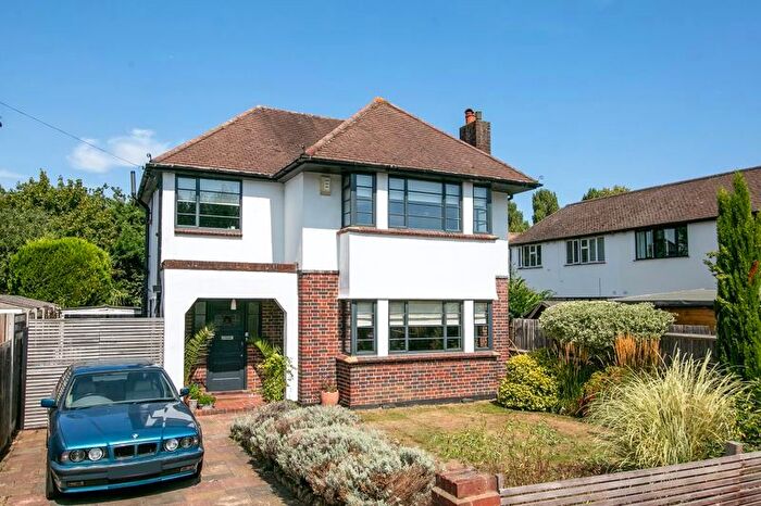 3 Bedroom Detached House For Sale In Elm Tree Avenue, Esher, KT10