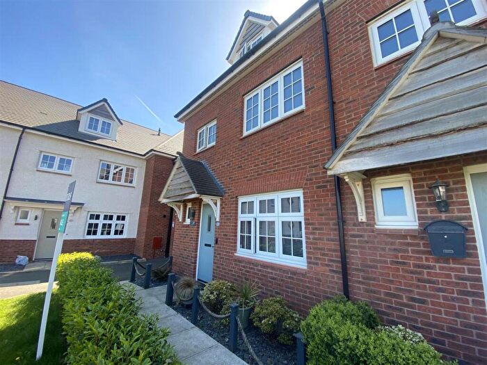 4 Bedroom End Of Terrace House For Sale In Collier Close, Little Sutton, CH66