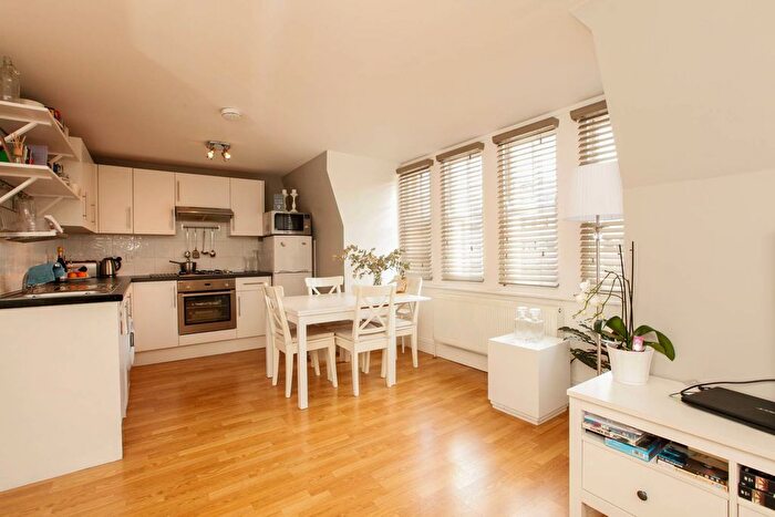 1 Bedroom Flat To Rent In Woodbourne Avenue, Streatham Hill, London, SW16