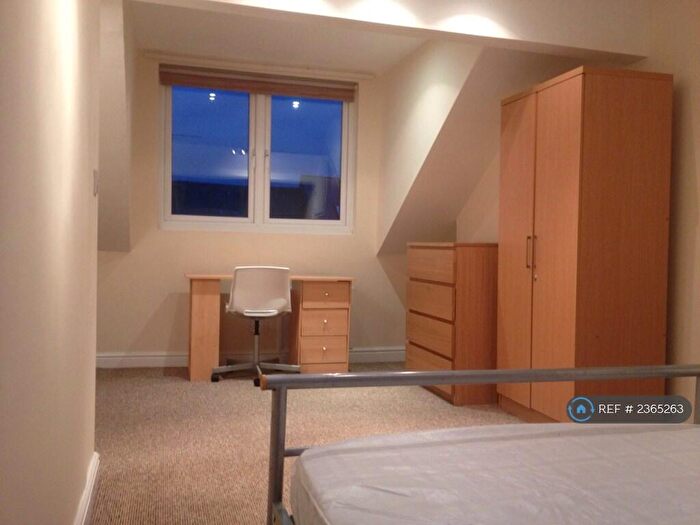4 Bedroom Terraced House To Rent In School Road, Sheffield, S10