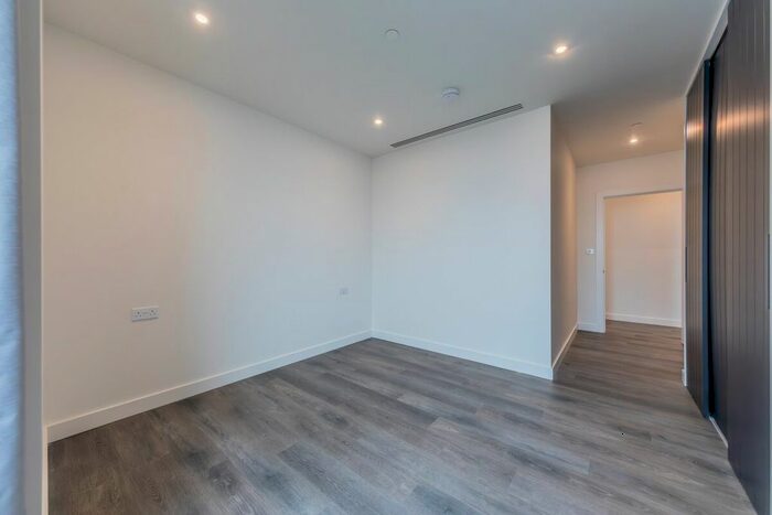 2 Bedroom Flat To Rent In Cherry Park Lane, London, E20