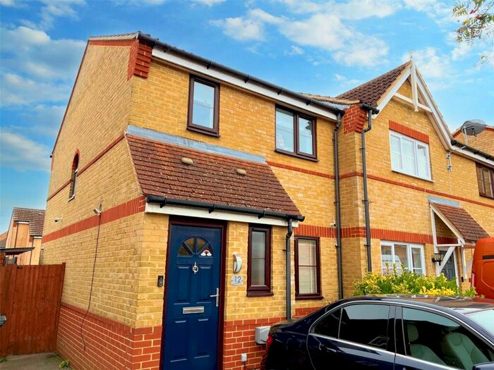 3 Bedroom End Of Terrace House To Rent In Wansbeck Close, Stevenage, Hertfordshire, SG1