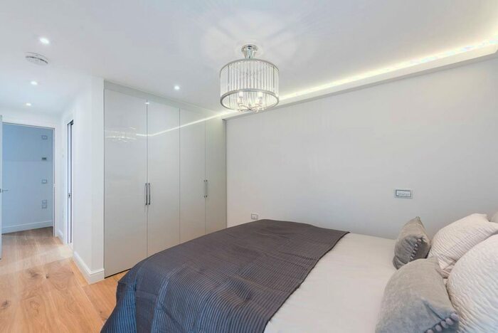 2 Bedroom Flat To Rent In Beaufort Gardens, Knightsbridge, London, SW3