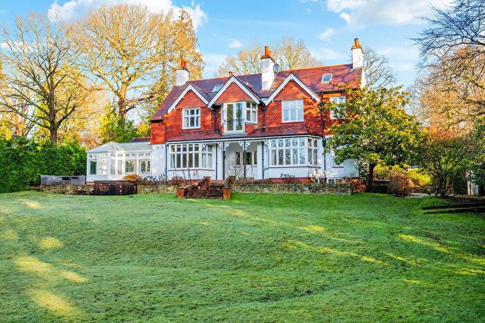 5 Bedroom Detached House For Sale In Lake View, Dormans Park, East Grinstead, RH19