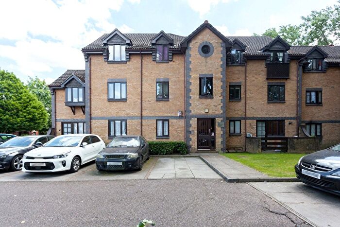 2 Bedroom Flat For Sale In Swan Drive, Colindale, NW9