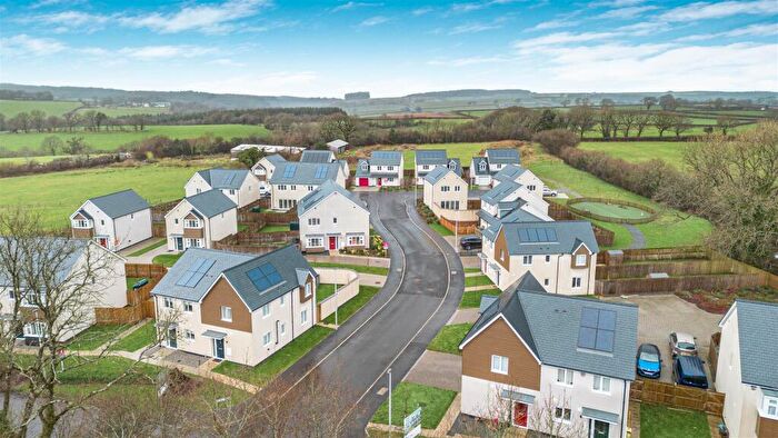 3 Bedroom Semi-Detached House For Sale In West Road, Sheepwash, EX21