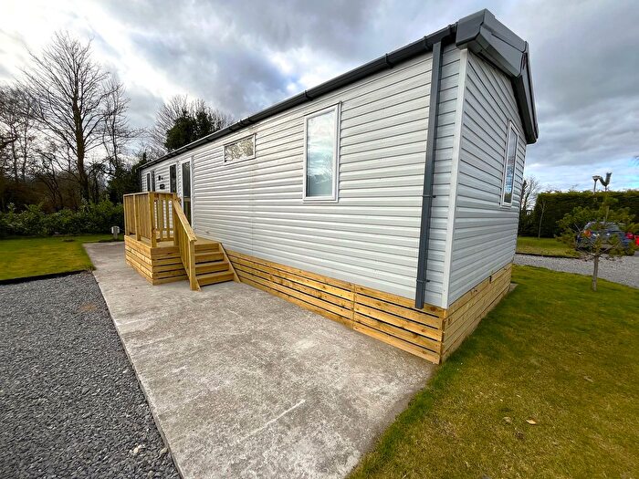 2 Bedroom Lodge To Rent In Feoffee Common Lane, Pocklington, York, YO42