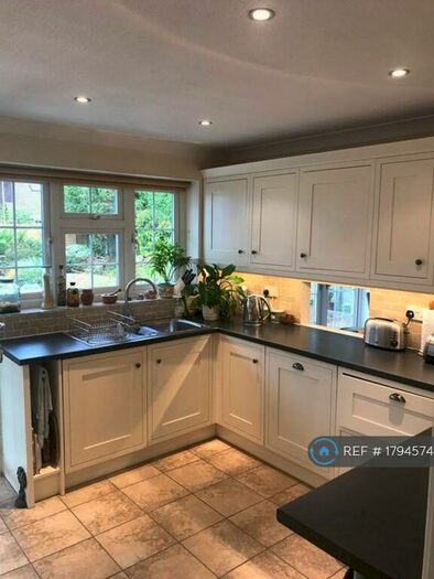 3 Bedroom Bungalow To Rent In West Wittering, West Wittering, PO20