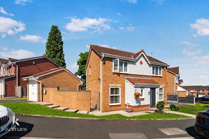 3 Bedroom Semi Detached House For Sale In Greendale Drive, Radcliffe, M26