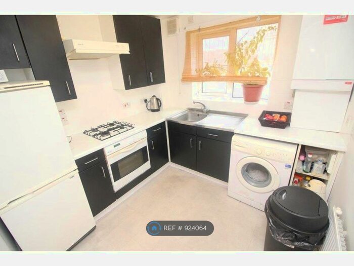 1 Bedroom Flat To Rent In Tooting, London, SW17