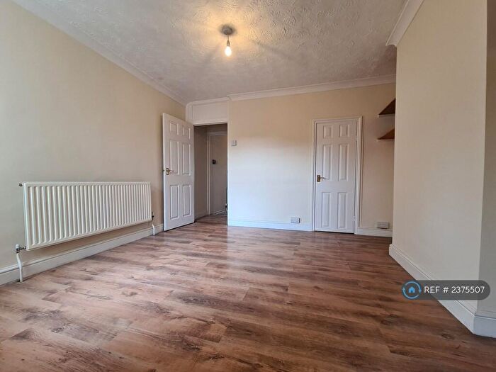 3 Bedroom Terraced House To Rent In Christmas Street, Gillingham, ME7