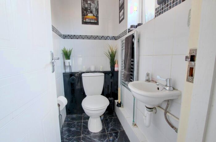 4 Bedroom Detached House For Sale In Amberslade Walk, Dibden Purlieu, SO45