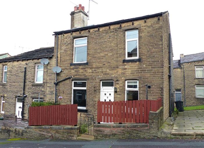 2 Bedroom Terraced Bungalow To Rent In Duke Street, Haworth, BD22