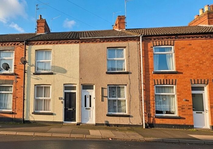 3 Bedroom Terraced House For Sale In Stanley Road, Northampton, Northamptonshire, NN5