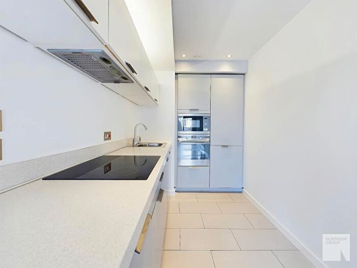1 Bedroom Apartment To Rent In Apt . :: Ice Plant, M4