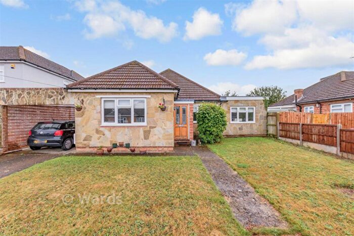 3 Bedroom Detached Bungalow For Sale In New Road, Meopham, Kent, DA13
