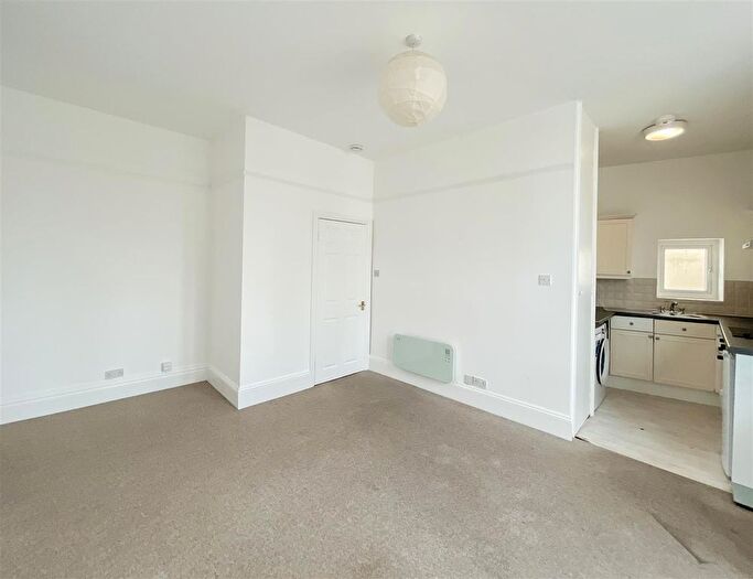 1 Bedroom Flat To Rent In Cavendish Place, Eastbourne, BN21